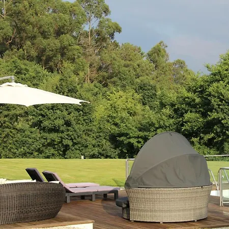 Casa De Coyra * باريديس دي كورا