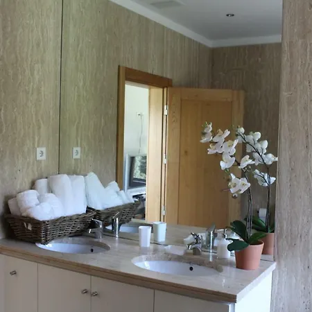 Casa De Coyra Паредиш-ди-Кора