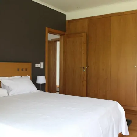 Casa De Coyra * باريديس دي كورا